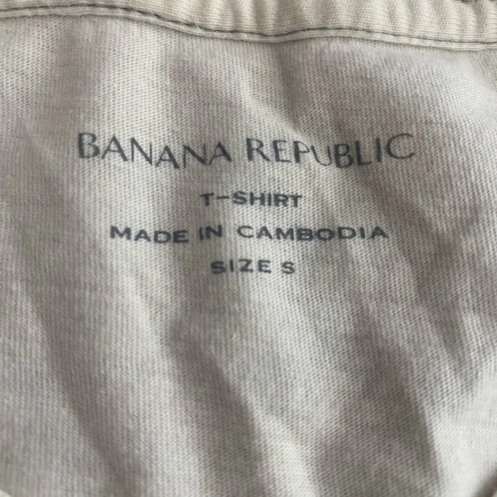 Banana Republic White Long Sleeve Shirt with Eagle Graphic